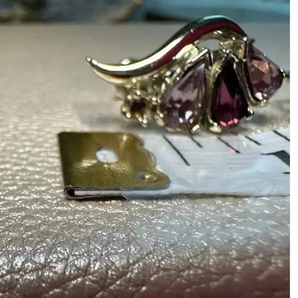 Art Nouveau Style | Vintage Earrings | Screwback Earrings - Picture 9 of 9